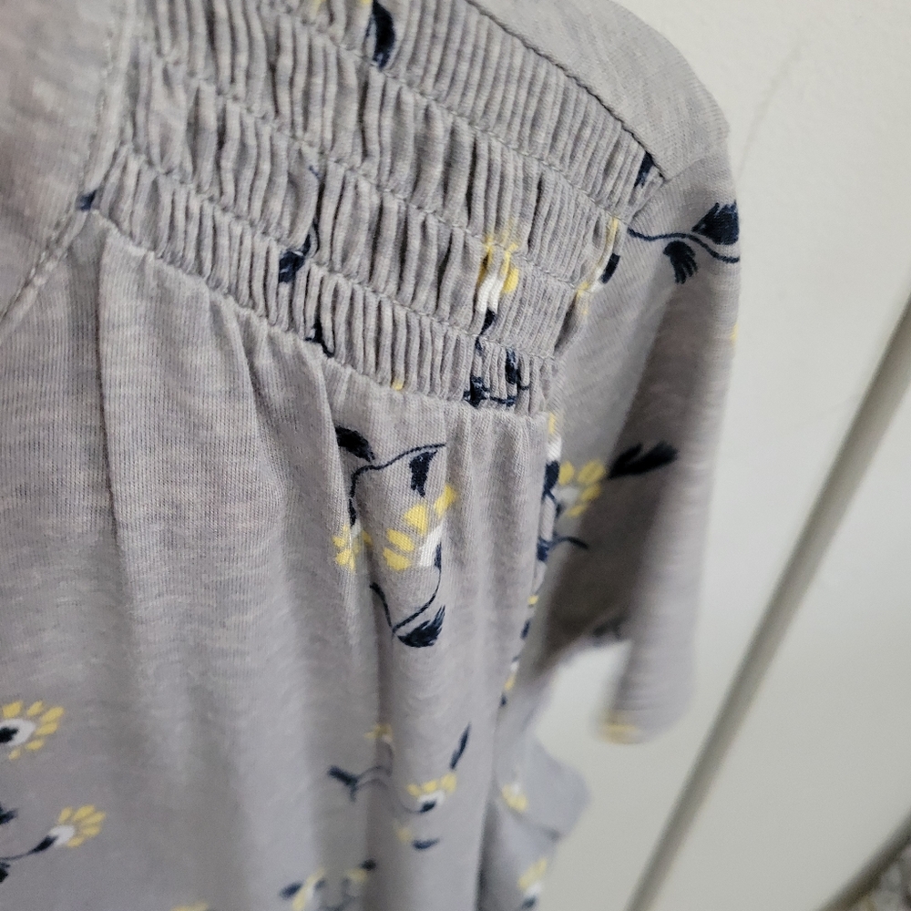 Floral Print Blouses in Gray and Yellow - Picture 9 of 12